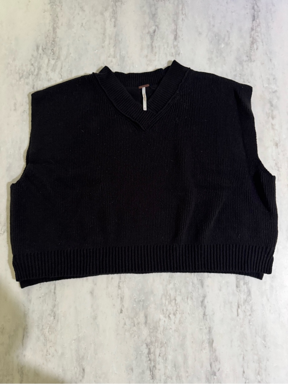 Free People Classic Neutral Black Everyday Cropped V-Neck Knit Sweater Vest M